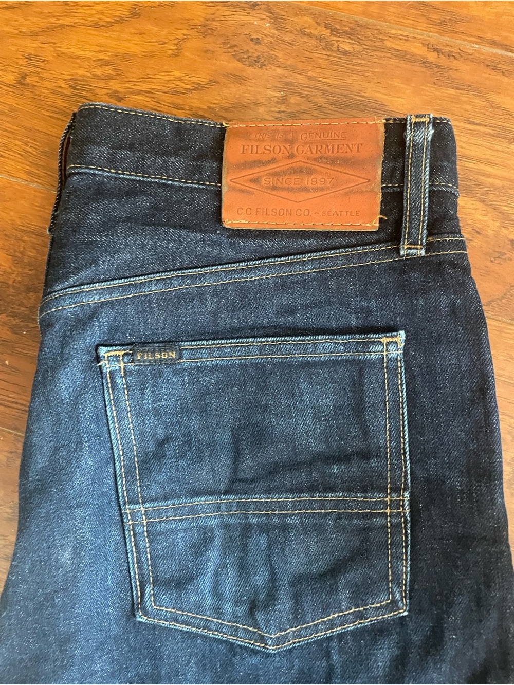 Filson Men's Dark Blue Straight-Leg Jeans 30 x 33